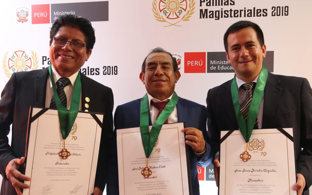 Candidatos se inscriben para las Palmas Magisteriales