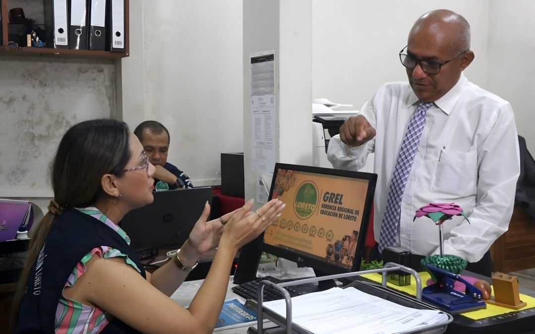 José Cruz, el maestro que difunde las nuevas tecnologías en zonas rurales de la Amazonía