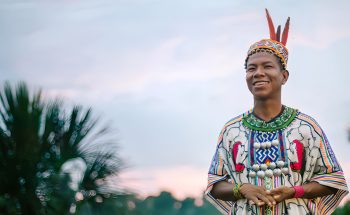 Landers, el joven shipibo y becario Pronabec que revaloriza la identidad amazónica desde las aulas