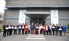 Ministro Morgan Quero reconoce a docentes con medalla Maestros de Corazón por su aporte a la educación peruana